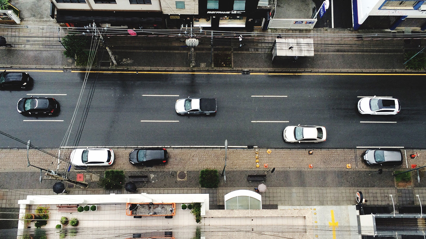 How to Follow in Traffic Safely