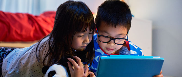 Kids on Laptop
